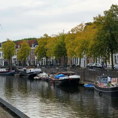 Alexsar Art Tuinschilderij smalle haven 50x50cm