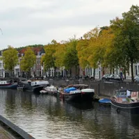 Alexsar Art Tuinschilderij smalle haven 50x50cm - thumbnail