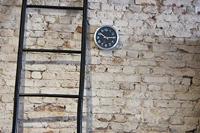 NeXtime NE-3998ARZW Wandklok &apos;Station&apos; Ø19 Cm, Geborsteld Aluminium Zwart - thumbnail