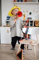 Small Foot brandweerman rugzak met houten brandweer attributen, 8dlg. - thumbnail