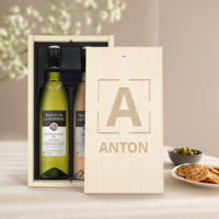 Wijnpakket in gegraveerde kist - Maison de la Surprise - Syrah en Sauvignon Blanc - thumbnail