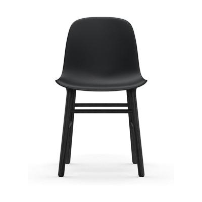 Normann Copenhagen Form eetkamerstoel Black vierpoot zwart eikenhout