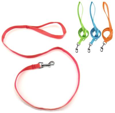 Nobleza Hondenriem - Nylon - Gestipt - Lengte 120 cm - Breedte 1 cm Nobleza Hondenriem - Nylon - Gestipt - Lengte 120 cm - Breedte 1 cm