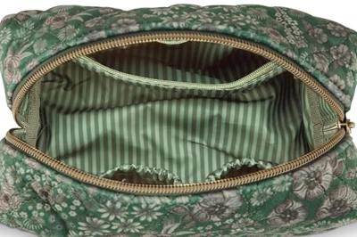 Pip Studio Pip Studio Coco Cosmetic Bag Medium Quilted Daisy Dreams Green 21.5x10x10.5cm Pip Studio Pip Studio Coco Cosmetic Bag Medium Quilted Daisy Dreams Green 21.5x10x10.5cm
