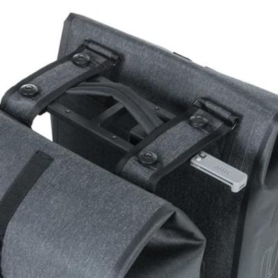 Dubbele fietstas Basil Urban Dry MIK 50 liter - charcoal