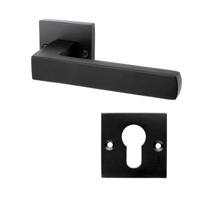 Mooi Deurbeslag Deurklink Nova mat zwart met vierkante cilinderrozetten