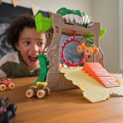 Monster Jam Dragon Dungeon of Doom speelset