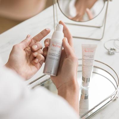 Avene PhysioLift Smoothing Plumping Serum 30 ml Avene PhysioLift Smoothing Plumping Serum 30 ml