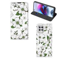 Motorola Moto G100 Smart Cover Dogwood Flowers - thumbnail