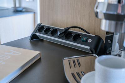 Brennenstuhl 1391040600 Stekkerdoos met schakelaar Zilver-zwart Randaarde stekker 1 stuk(s)