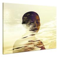 Schilderij - Vrouw in de Regen, Verborgen Natuur, Premium Print - thumbnail