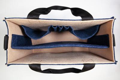 Sigel Laptoptas Desk Sharing Bag Bicolor M Synthetisch vilt Donkerblauw, Beige (b x h x d) 36 x 28 x 15 cm Geschikt voor max. (laptop): 39,1 cm (15,4) Sigel Laptoptas Desk Sharing Bag Bicolor M Synthetisch vilt Donkerblauw, Beige (b x h x d) 36 x 28 x 15 cm Geschikt voor max. (laptop): 39,1 cm (15,4)