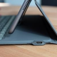 ZAGG Messenger Folio 2 Bluetooth Keyboard Case Apple iPad 10.9 (2022)/iPad 11 (2025) - thumbnail