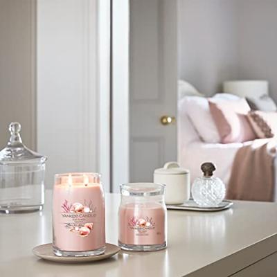 Yankee Candle Pink sands signature medium jar - thumbnail