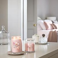 Yankee Candle pink sands signature medium jar - thumbnail