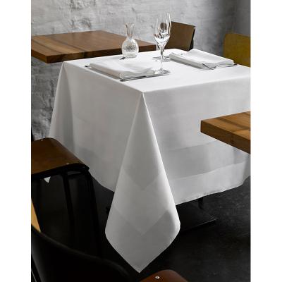 De Witte Lietaer Luna Tafelkleed 160 x 260 cm met 8 servetten De Witte Lietaer Luna Tafelkleed 160 x 260 cm met 8 servetten
