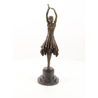 Bronzen beeld genaamd "miss kita"