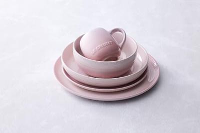 Le Creuset Ontbijtbord / Dessertbord Coupe - Shell Pink - ø 22 cm Le Creuset Ontbijtbord / Dessertbord Coupe - Shell Pink - ø 22 cm