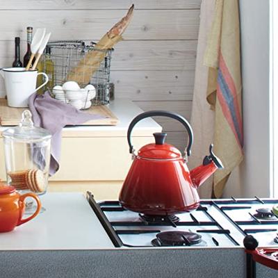 Le Creuset Fluitketel Kone - Kersenrood - 1.6 liter - inductie geschikt -
