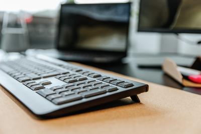 Draadloos toetsenbord Cherry JK-3000ES-2 Zwart Qwerty Spaans - thumbnail
