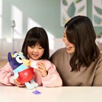 Bluey Pluche Interactieve Knuffel En Verzorg Baby - thumbnail