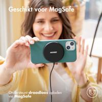 Accezz Liquid Silicone Backcover met MagSafe iPhone 16 Pro Max Telefoonhoesje Groen - thumbnail