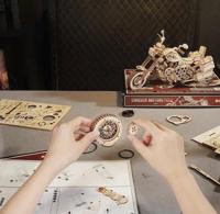 Robotime Cruiser Motorcycle DIY Miniatuur Knutselen - thumbnail