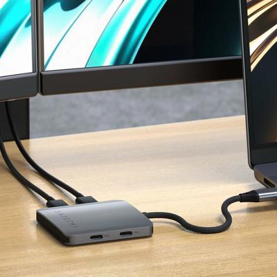 Satechi 4-Port USB-C hub met power delivery (100W) - Space Grey Satechi 4-Port USB-C hub met power delivery (100W) - Space Grey