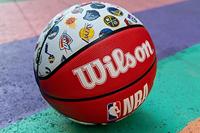 Wilson Basketbal NBA All Team Tribute Wit Rood Blauw - thumbnail