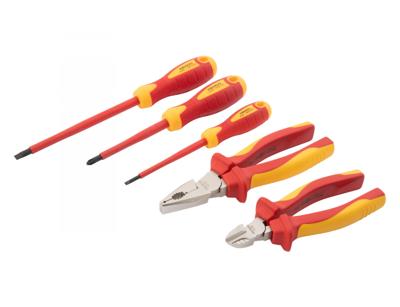 Kendo Kendo set van 3 schroevendraaiers en 2 tangen Kendo Kendo set van 3 schroevendraaiers en 2 tangen