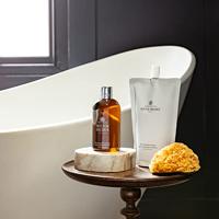 Molton Brown Re-Charge Black Pepper Bath & Shower Gel 300ml - thumbnail