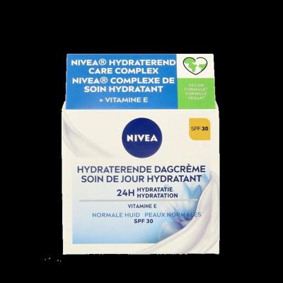 Nivea Essentials Hydraterende Dagcrème SPF 30 Nivea Essentials Hydraterende Dagcrème SPF 30