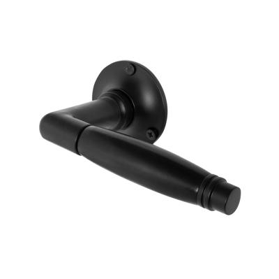 De Oude Deurklink Deurklink Deco geveerd in zwart met rond rozet