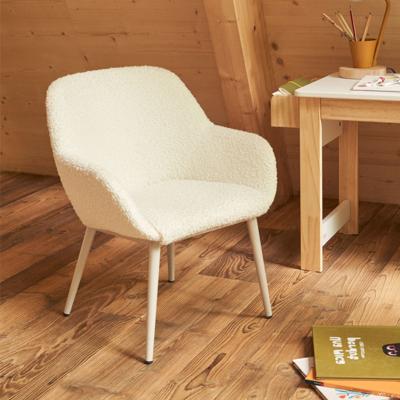 Kave Home Kinderstoel 'Konna' Bouclé, kleur Wit Kave Home Kinderstoel 'Konna' Bouclé, kleur Wit