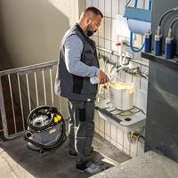 Kärcher Professional Puzzi 8/1 *EU 1.100-240.0 Waszuiger 1200 W 7 l - thumbnail