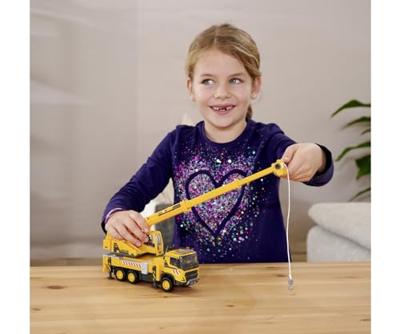 Majorette volvo vrachtwagen met kraan Majorette volvo vrachtwagen met kraan