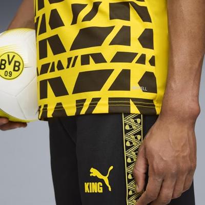PUMA Borussia Dortmund Pre-Match Trainingsshirt 2025-2026 Geel Zwart PUMA Borussia Dortmund Pre-Match Trainingsshirt 2025-2026 Geel Zwart