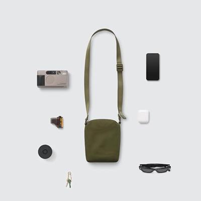 Urth Andesite Camera Pouch, green