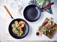 Beka Mandala Koekenpan met Houten Steel 28 cm Zwart - thumbnail