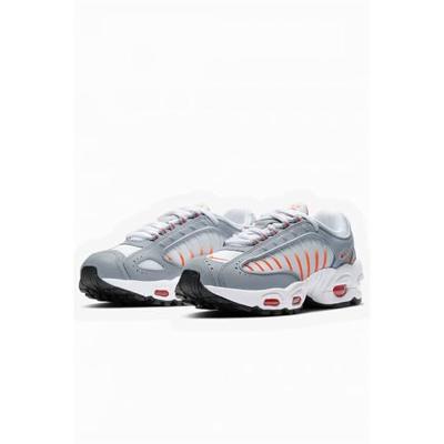 NIKE AIR MAX TAILWIND IV SNEAKERS