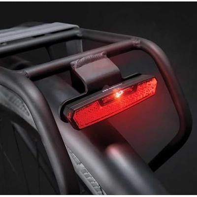 Axa Dragerachterlicht juno battery - 50 mm montage Axa Dragerachterlicht juno battery - 50 mm montage