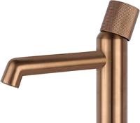 Ben Engraved Cross verhoogde wastafelkraan Geborsteld koper - thumbnail