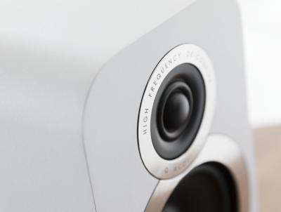 Q Acoustics: 3010i Boekenplank Speakers 2 Stuks - English Walnut Q Acoustics: 3010i Boekenplank Speakers 2 Stuks - English Walnut