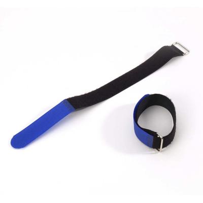 Adam Hall VR5080BLU kabelbinder klittenband 800 x 50 mm blauw Adam Hall VR5080BLU kabelbinder klittenband 800 x 50 mm blauw