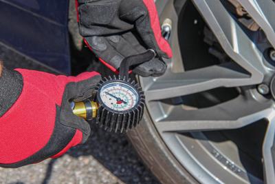 BGS technic kraftmann - compressed air tyre inflator (0-15 bar)