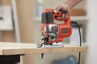 BLACK+DECKER BES610 650W Pendeldecoupeerzaag | 1 zaagblad voor hout | 1 zaagrechtblad voor hout | Antisplinterplaatje - BES610-QS - thumbnail