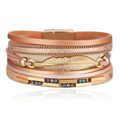Deja Armband goudkleurig beige met veer en strass