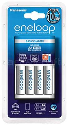 Panasonic oplader + 4 x Panasonic Eneloop AA batterijen