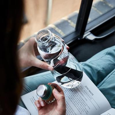 Black+Blum Eau Good Glass - 0.65Ltr - Olijf Black+Blum Eau Good Glass - 0.65Ltr - Olijf