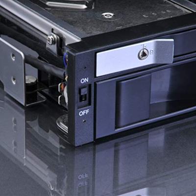 Akasa AK-IEN-01 drive bay panel